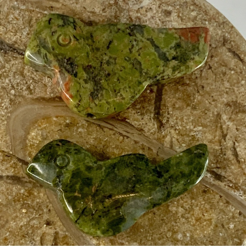 Native American Style Carved Bird Fetish Animal Stone Beads Pink Green Unakite
